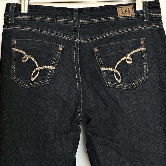 L.E.I. "Sophia Hiphugger Flair" Jeans  |  Size 3 - Picture 9 of 14